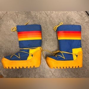 Dude. 🌈🌈🌈 these MOON BOOTS. THE DOPEST.